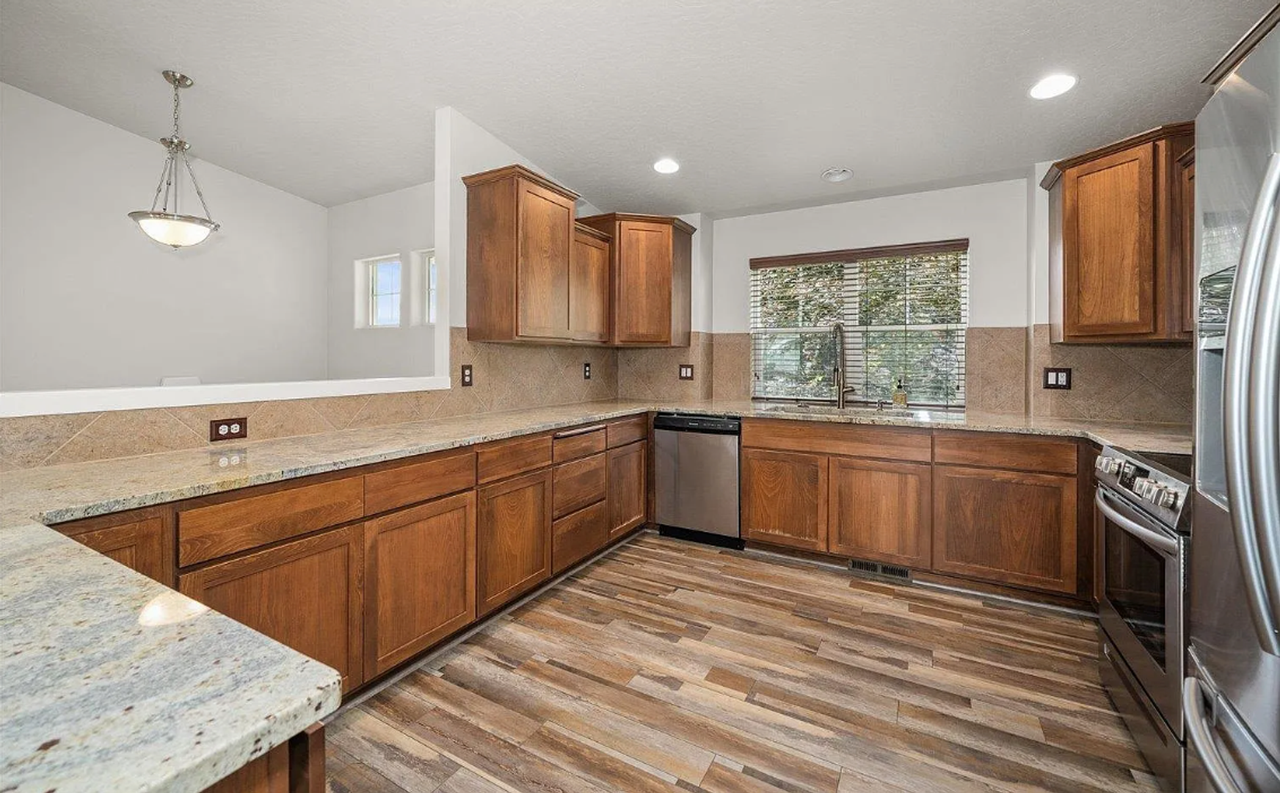 8808 N Barnes Rd - Photo 7 of 20