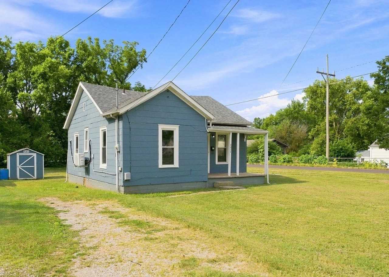 2424 W Elm St - Photo 3 of 22