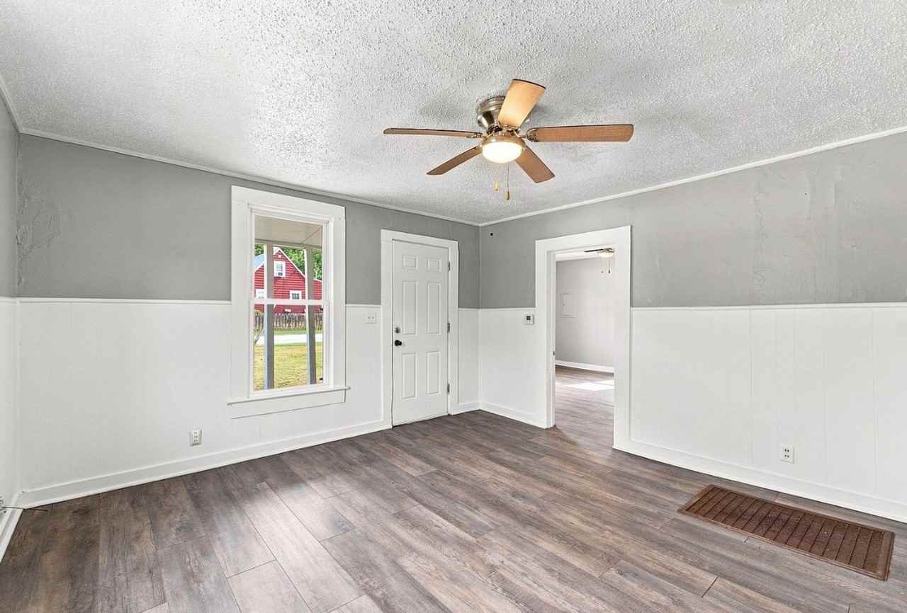 2424 W Elm St - Photo 7 of 22