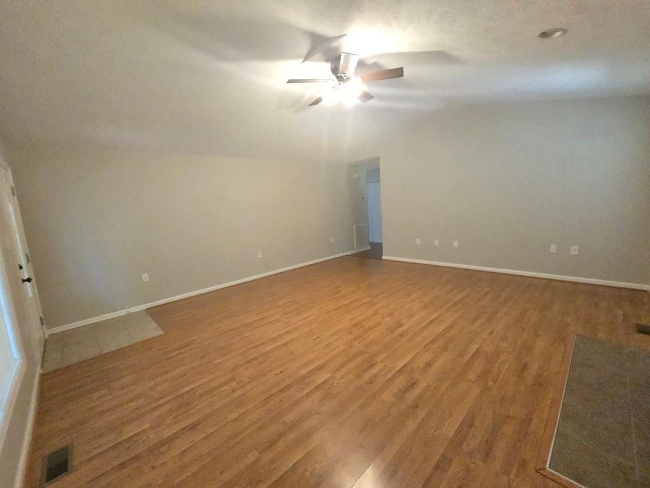 3910 Sarasota Dr - Photo 3 of 20