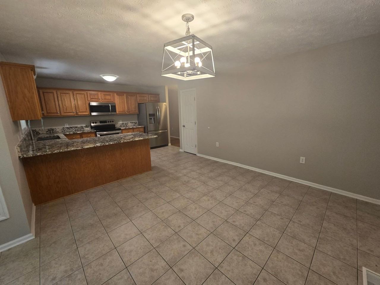 3910 Sarasota Dr - Photo 5 of 20