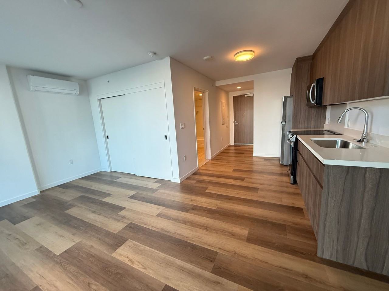 1515 Liona St #310 - Photo 2 of 11