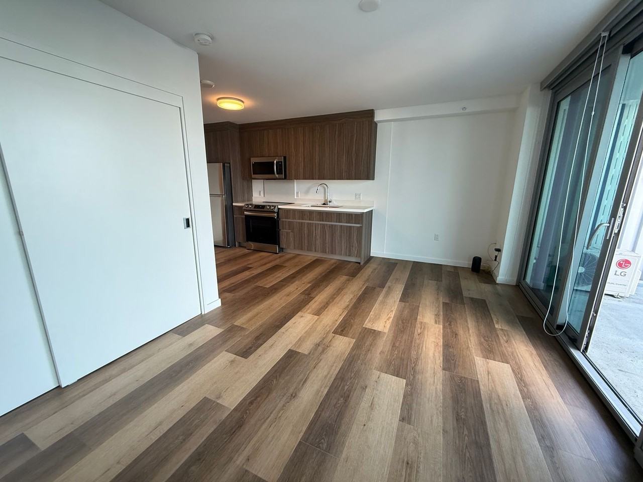 1515 Liona St #310 - Photo 3 of 11