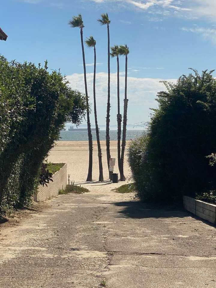 415 1/2 Ocean Ave - Photo 2 of 10