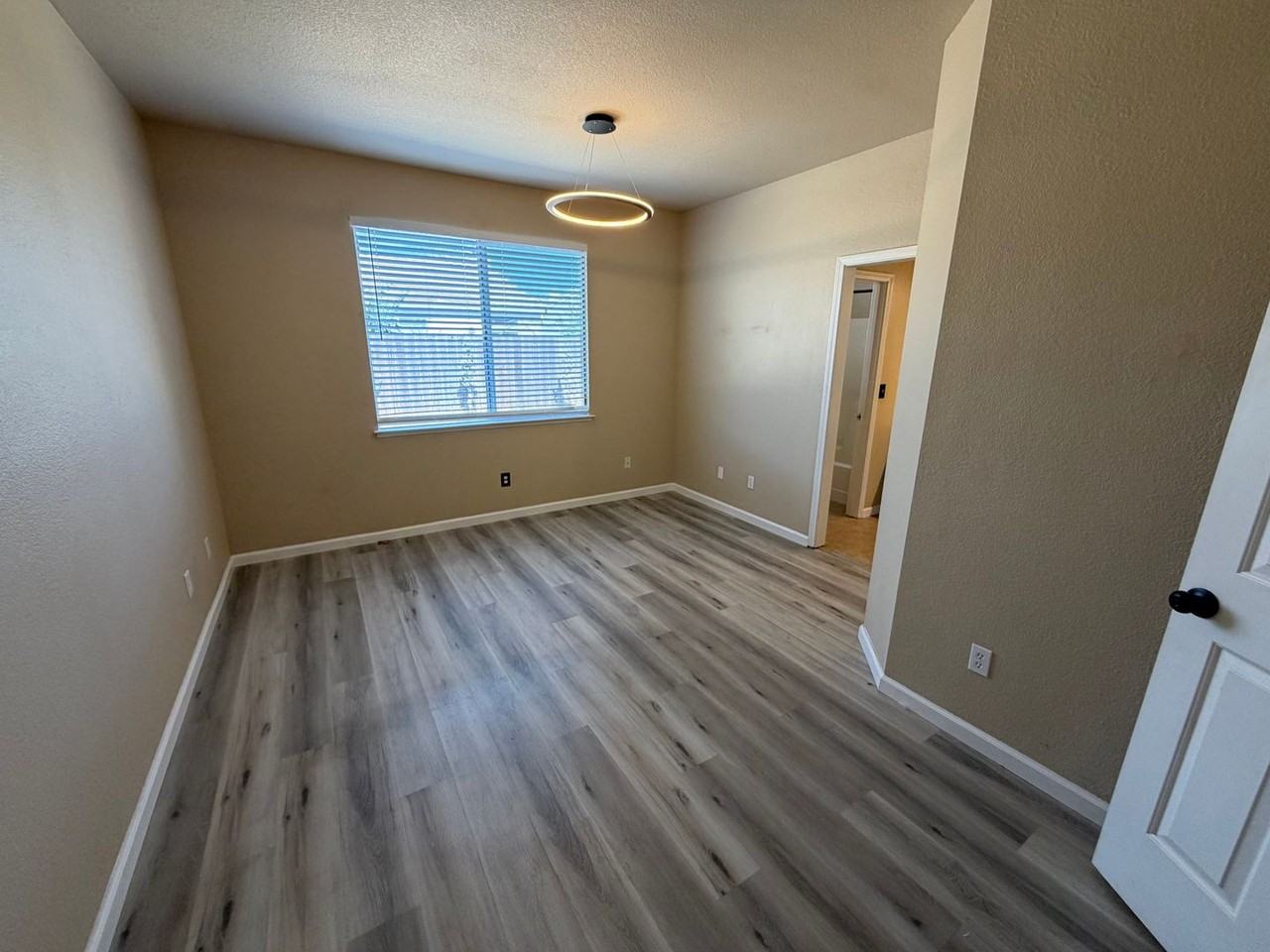 5431 Lakespring Dr - Photo 7 of 19
