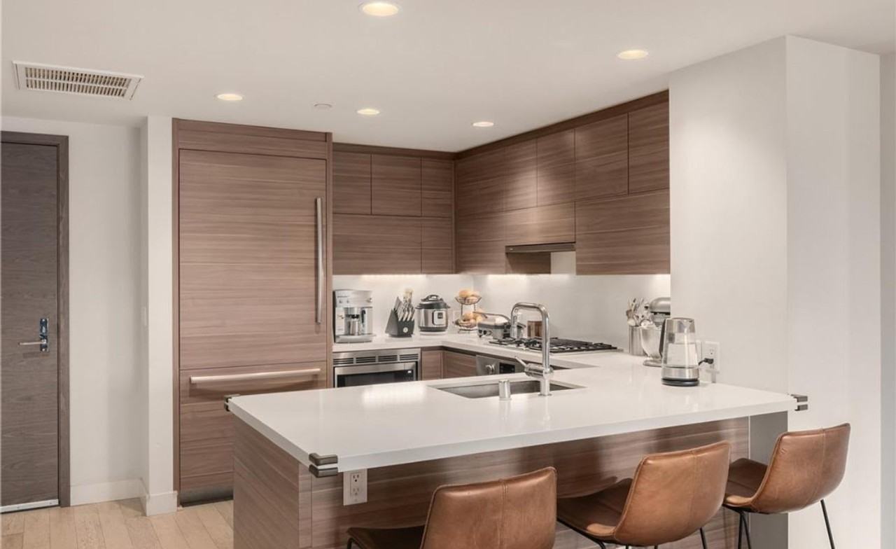 583 Battery St - Photo 4 of 13