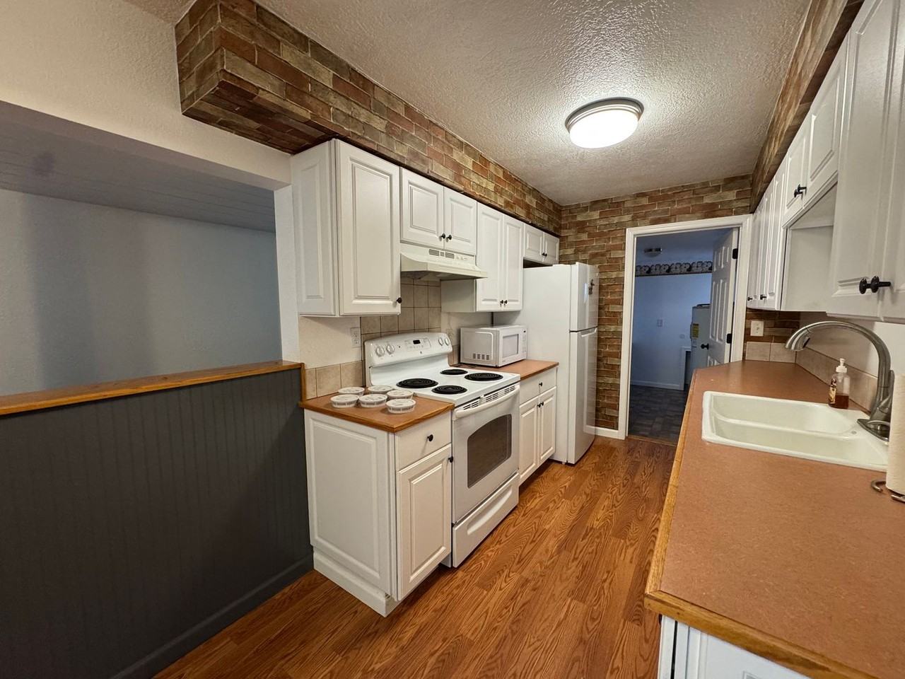 632 Meadow Ave - Photo 5 of 19
