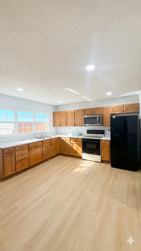 6834 Neston Dr - Photo 5 of 10