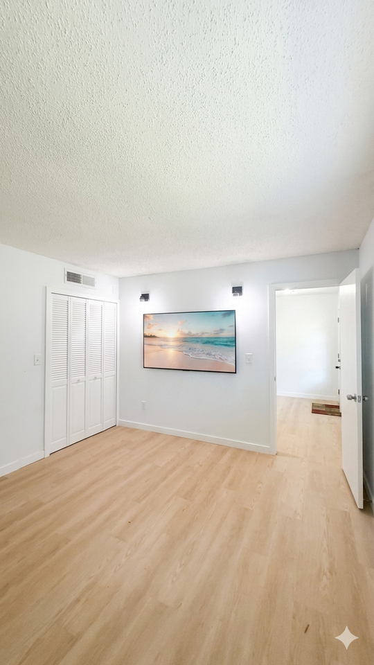 6834 Neston Dr - Photo 7 of 10
