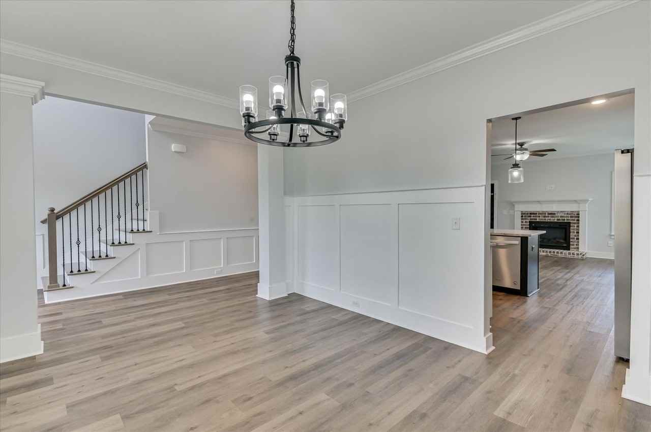 2217 Laurens St - Photo 6 of 50