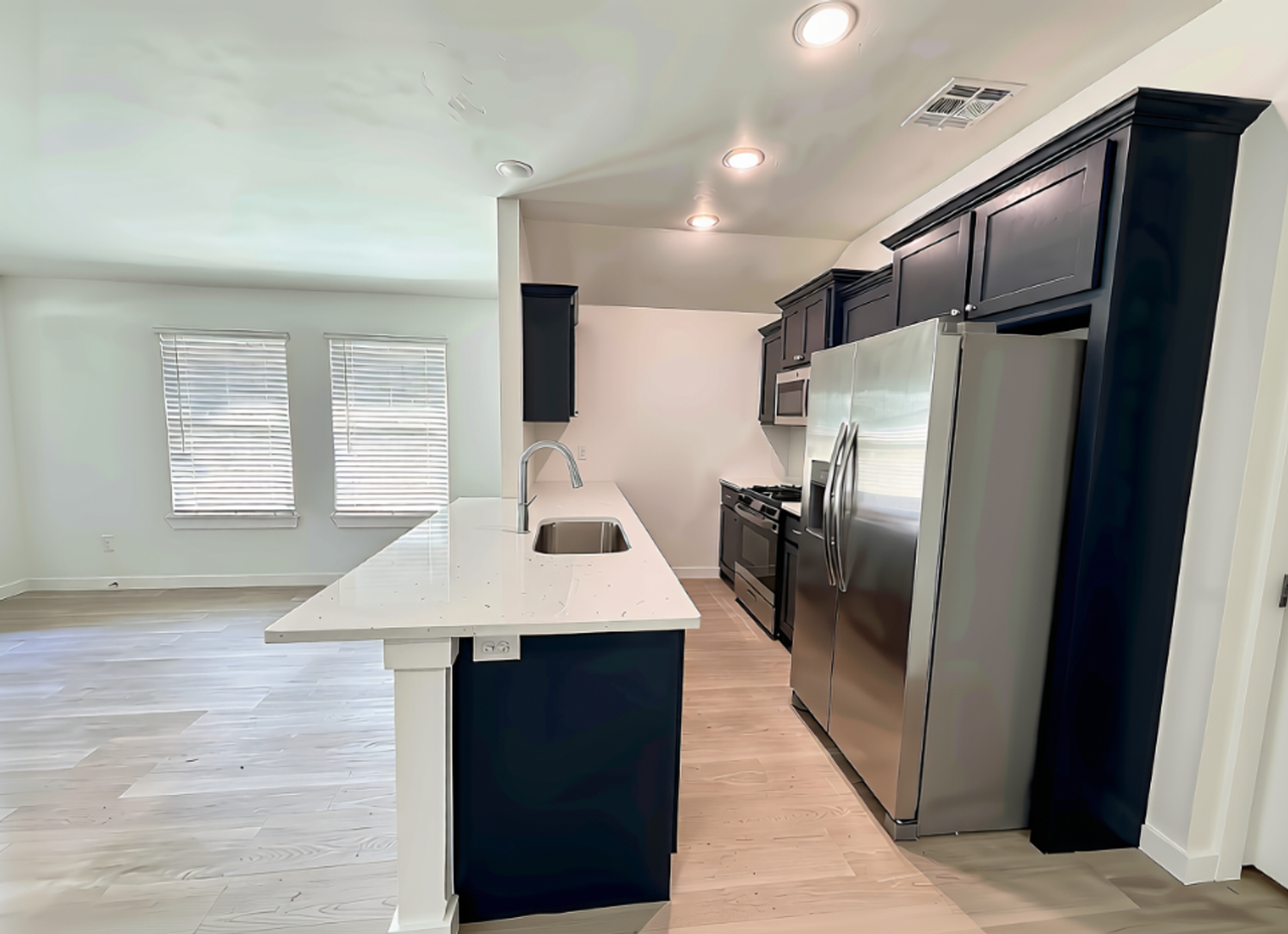 324 Nw 122nd St #2 - Photo 4 of 16