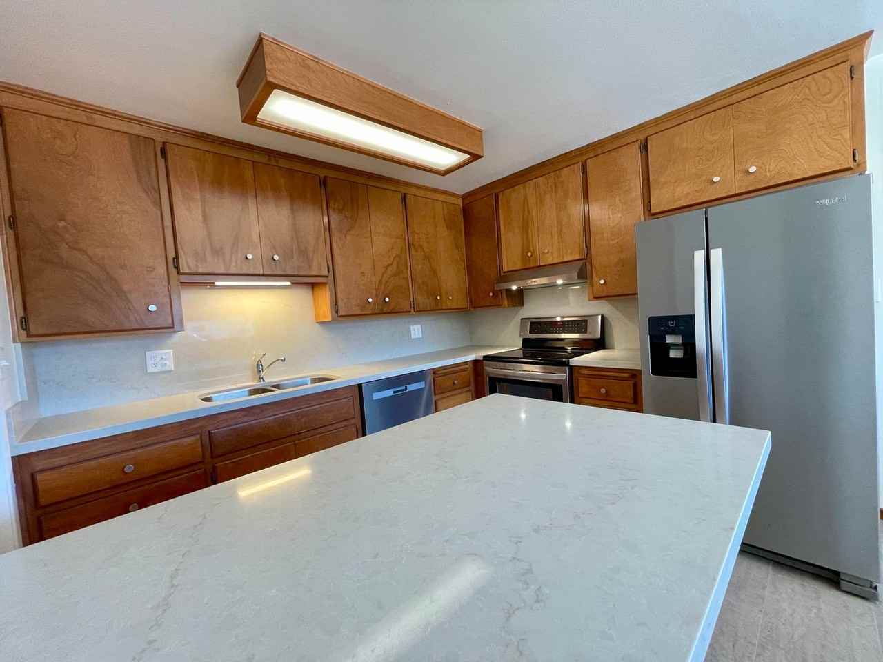 1350 Young St - Photo 4 of 17