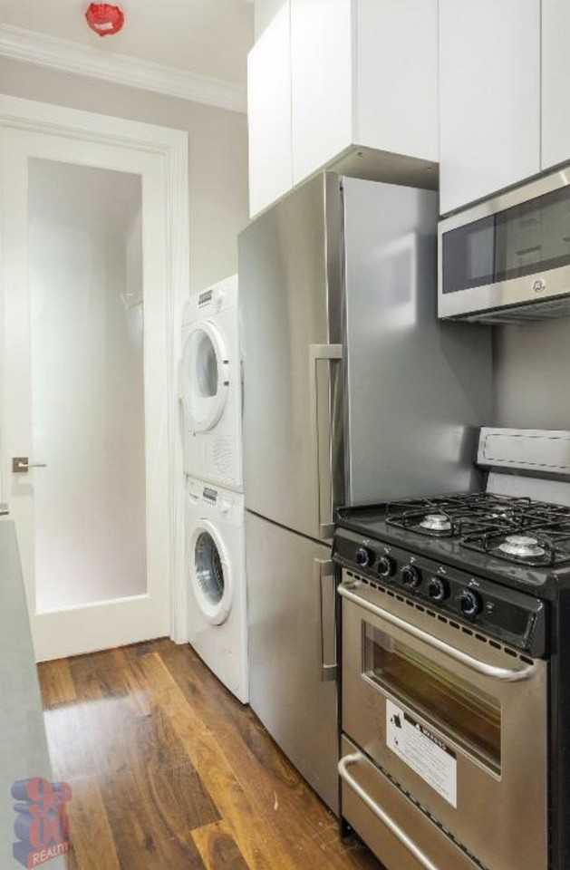 E 116th St - Photo 2 of 7