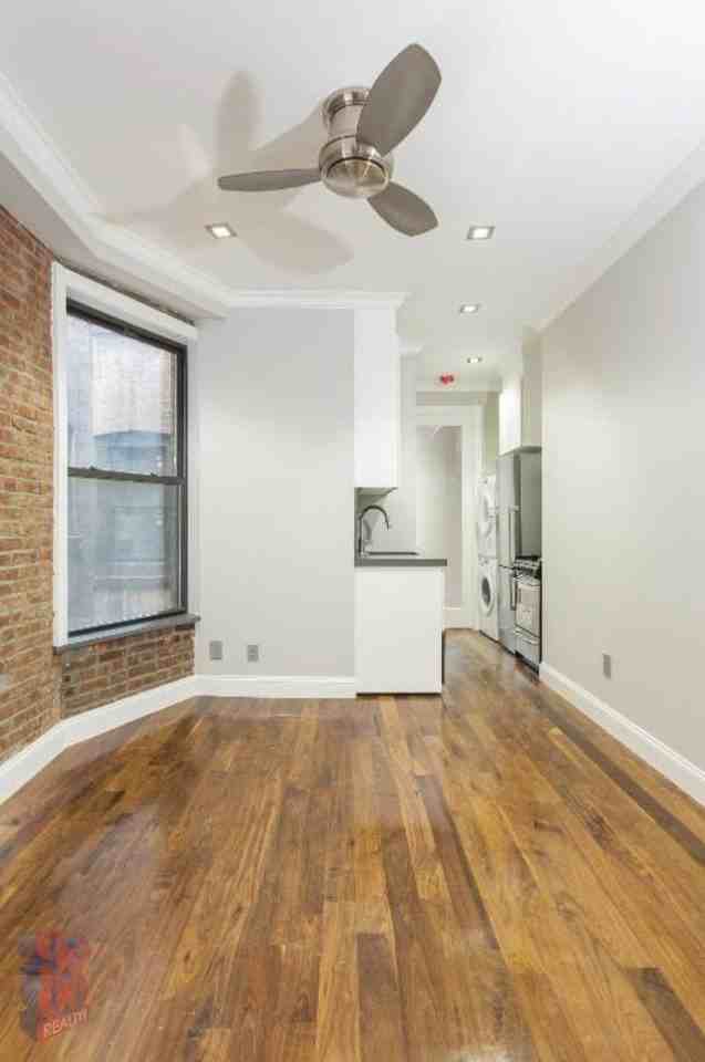 E 116th St - Photo 4 of 7