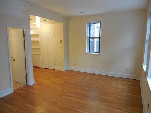 2001 Kalorama Road NW - Photo 4 of 27