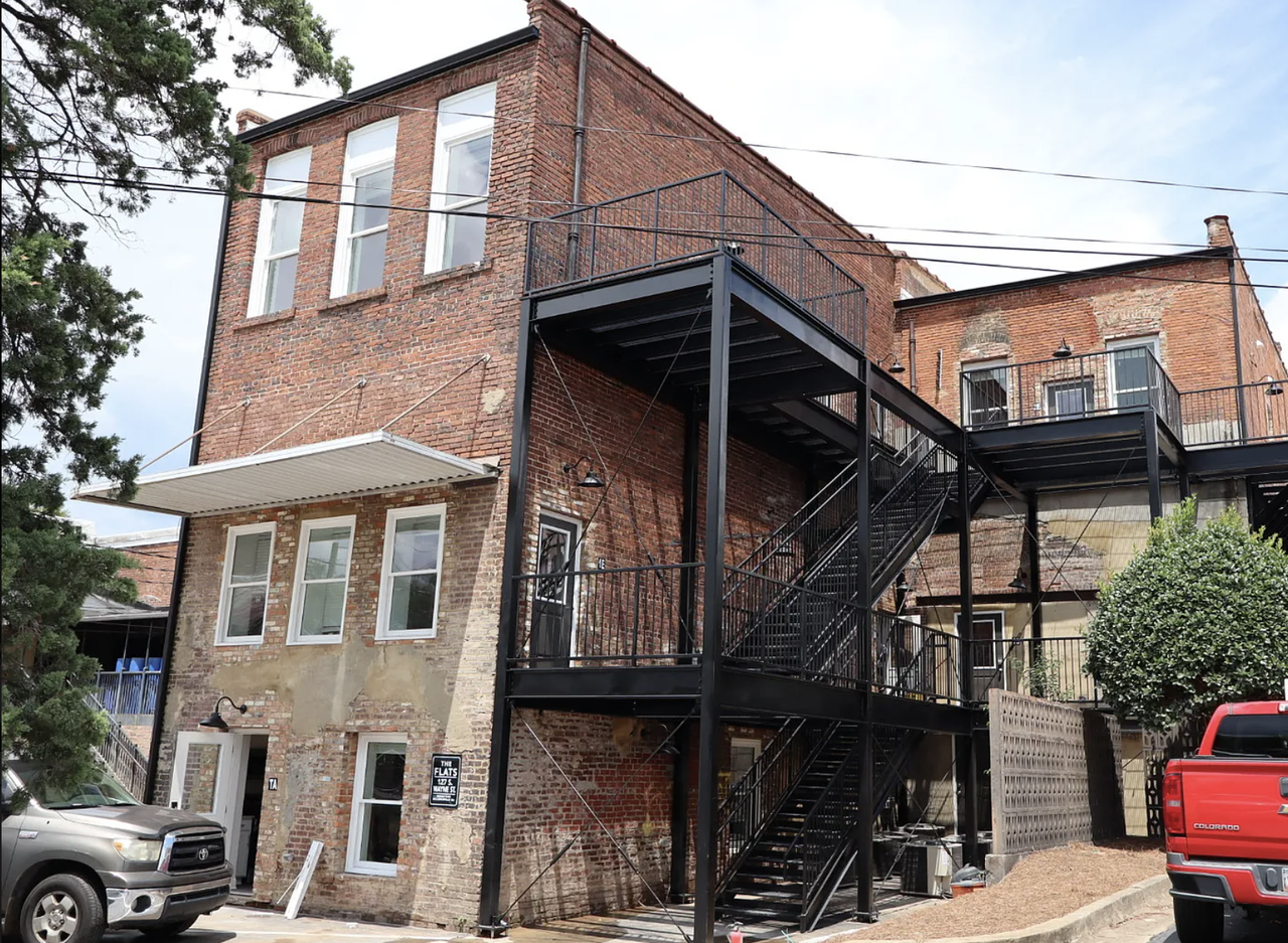127 South Wayne Street - Photo 3 of 50