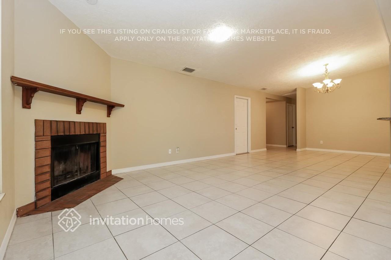 419 Sw 39th Ter - Photo 2 of 20
