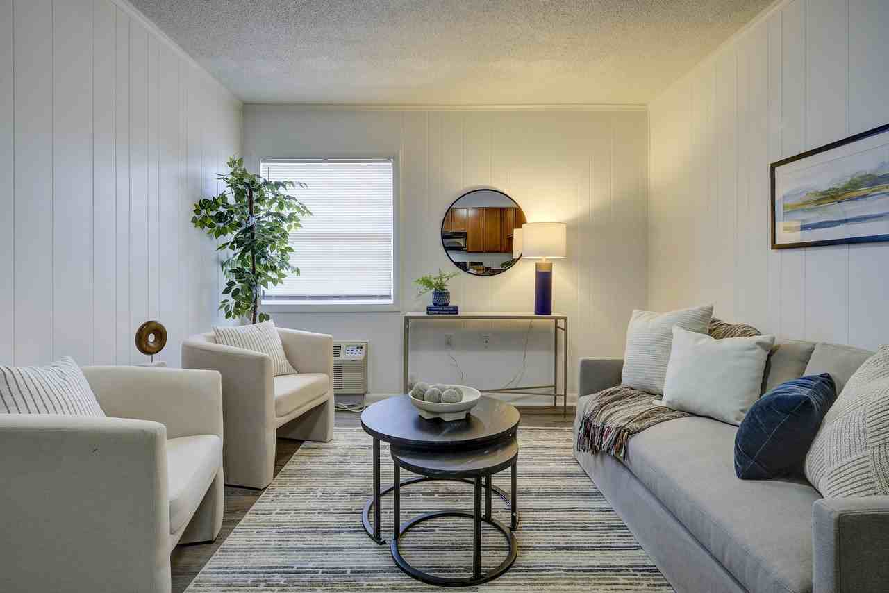 808 Carolina Drive - Photo 4 of 50