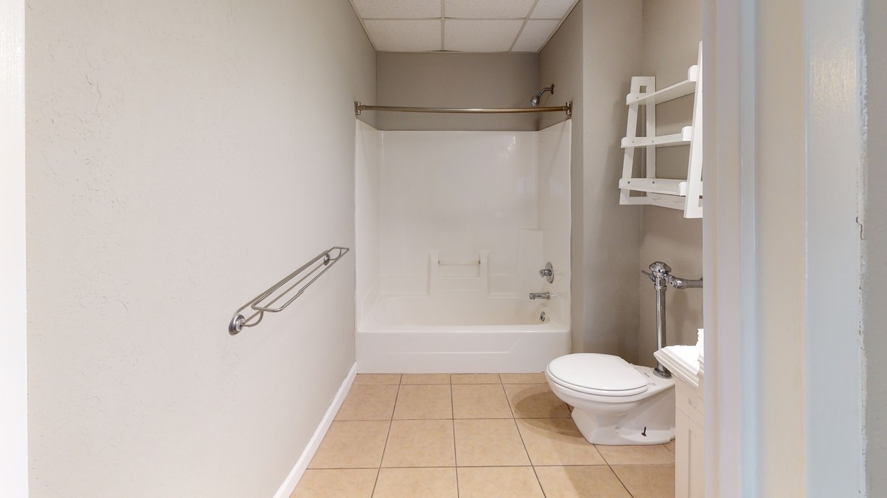 141 North Court - Photo 6 of 8