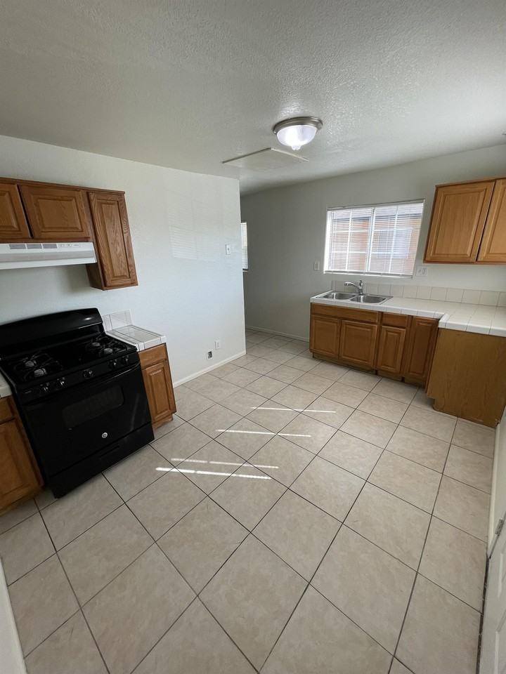 1718 Jefferson Street - Photo 2 of 6