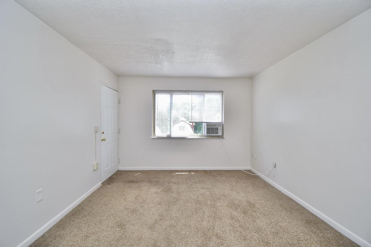 1281 Sunset Avenue - Photo 2 of 21