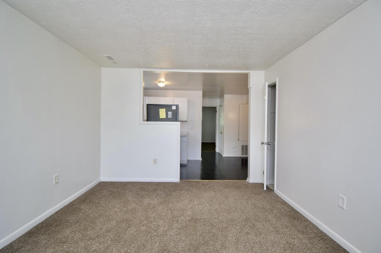 1281 Sunset Avenue - Photo 3 of 21