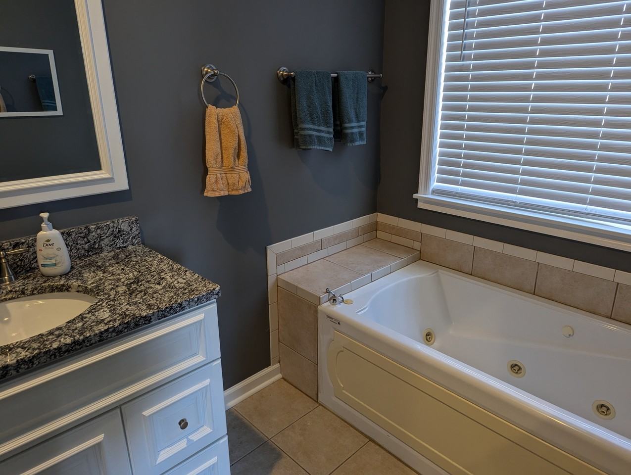 526 Clinton Springs Avenue - Photo 7 of 15