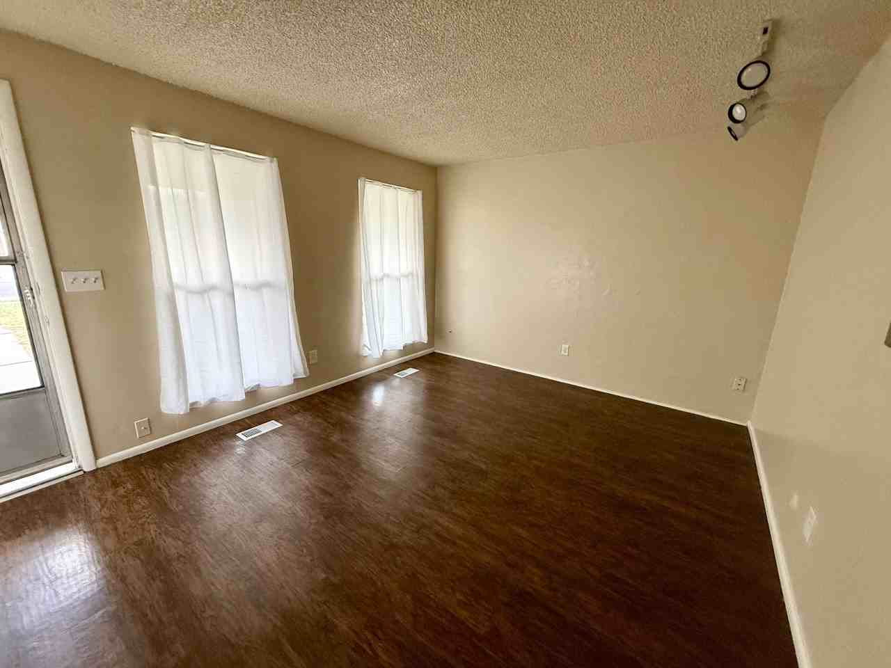 8146 S. Pioneer St. - BB - Photo 4 of 14