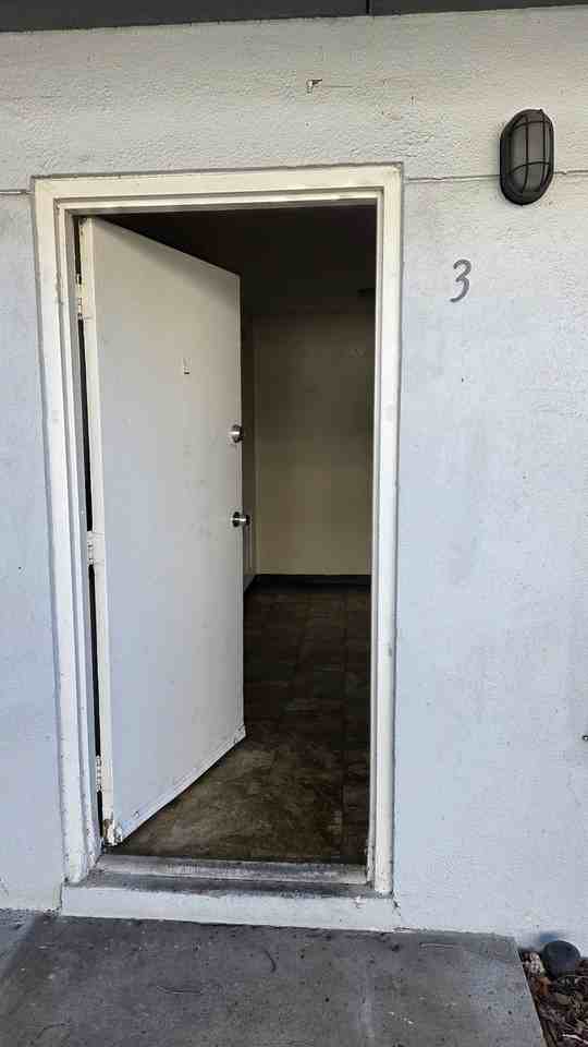2040 West Church Street - Photo 2 of 11
