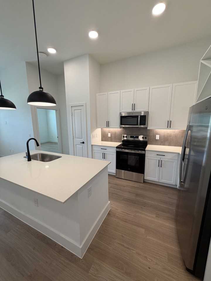 2211 E University Dr #9107 - Photo 2 of 8
