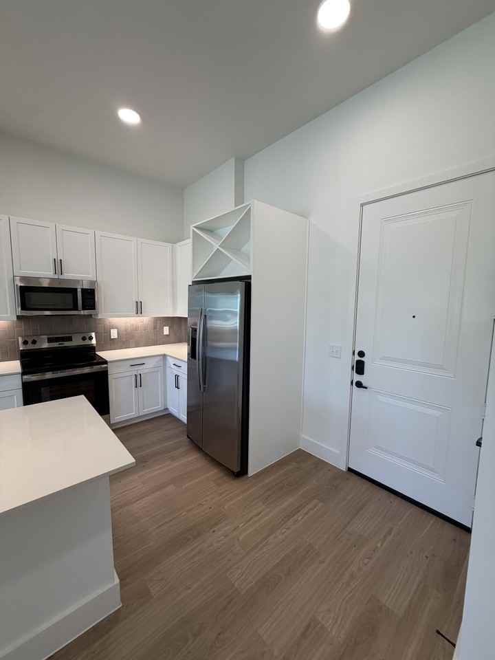 2211 E University Dr #9107 - Photo 3 of 8