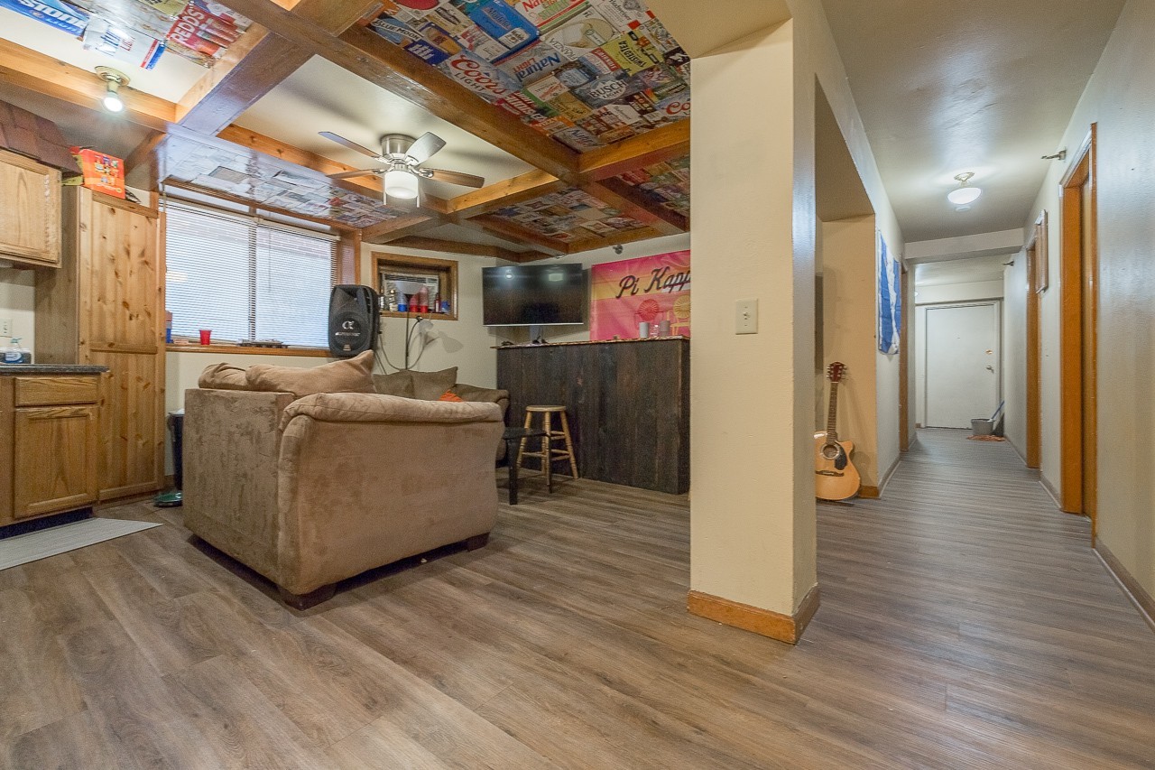135 Langdon St - Photo 2 of 13