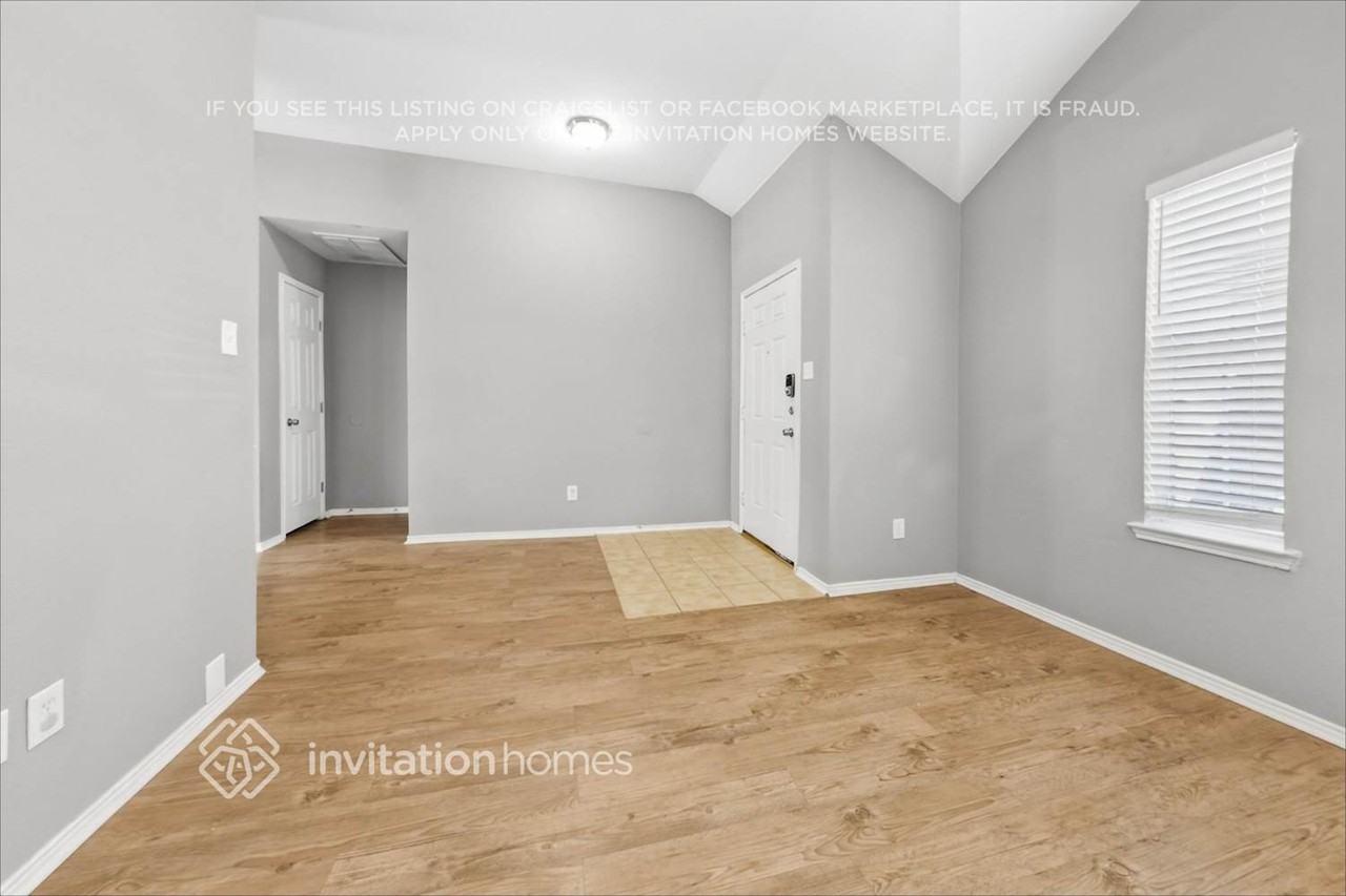 1416 Kingfisher Dr - Photo 4 of 20