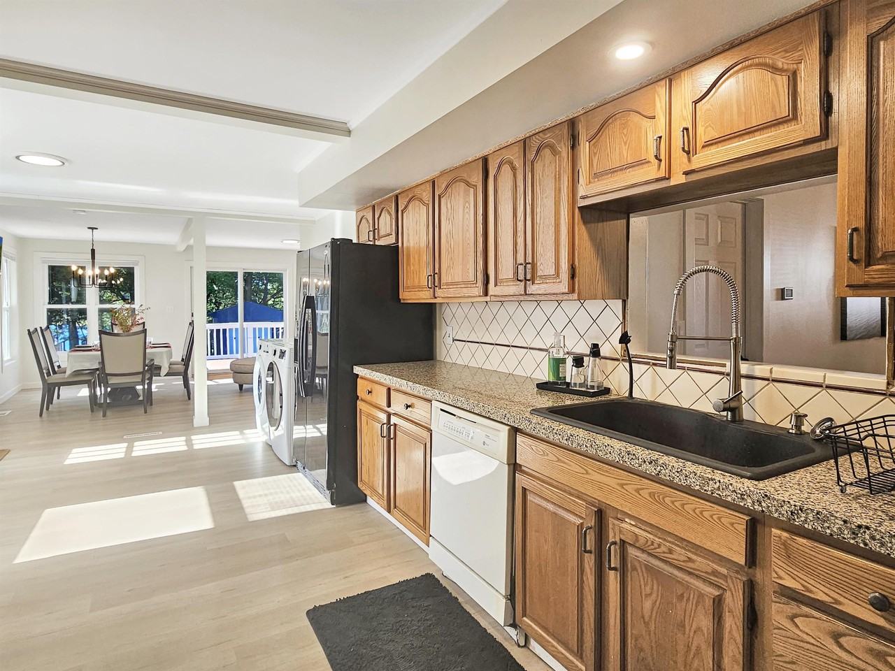 1852 Cedar Avenue - Photo 4 of 18
