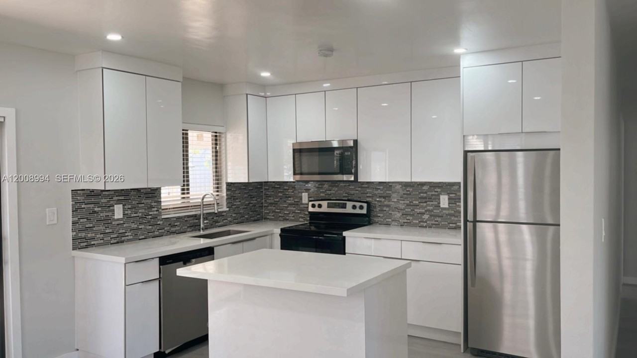 11050 Sw 5th St #11056 - Photo 4 of 5