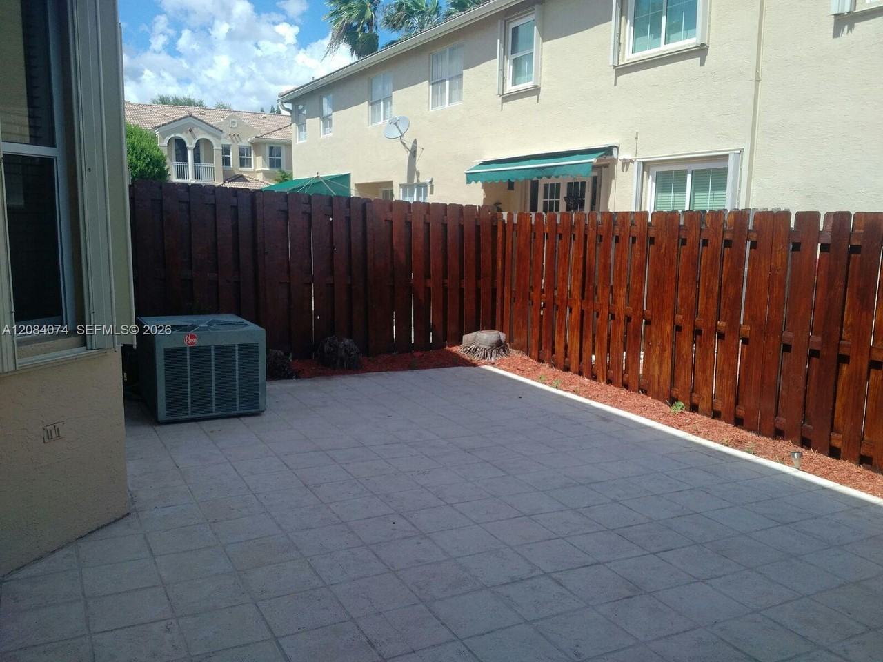 3119 Nw 101st Pl #3119 - Photo 4 of 5