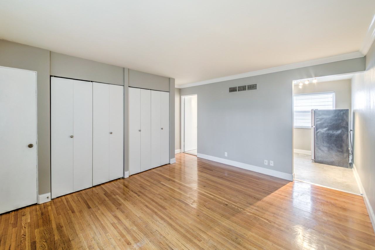 7848 Big Bend Boulevard - Photo 3 of 11