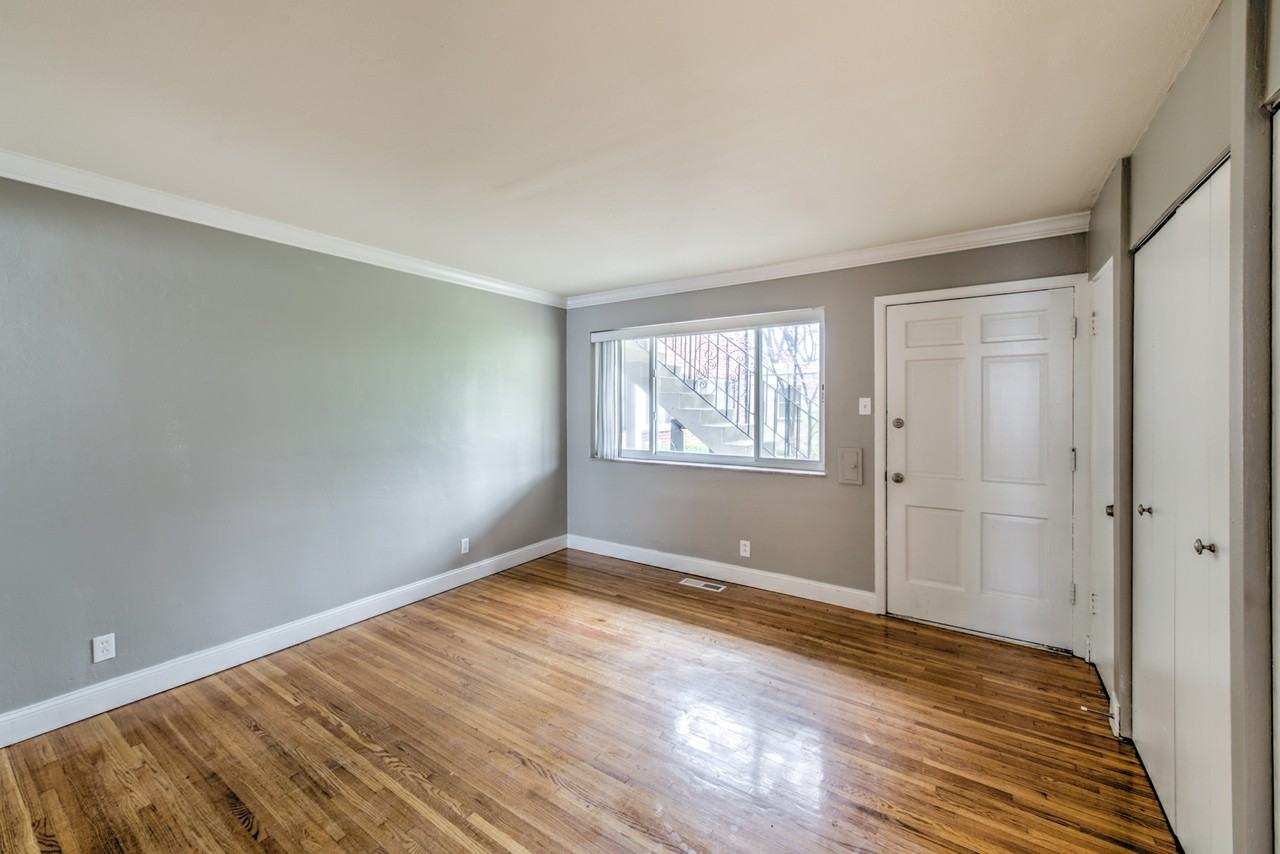 7848 Big Bend Boulevard - Photo 4 of 11