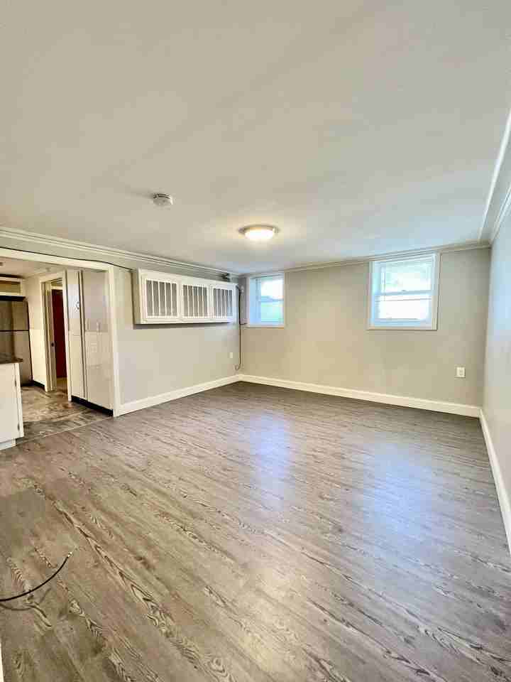 72 Lyman Street - Photo 5 of 25