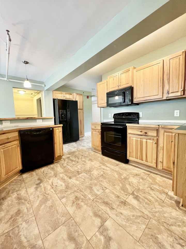 132 Middle Street - Photo 2 of 27