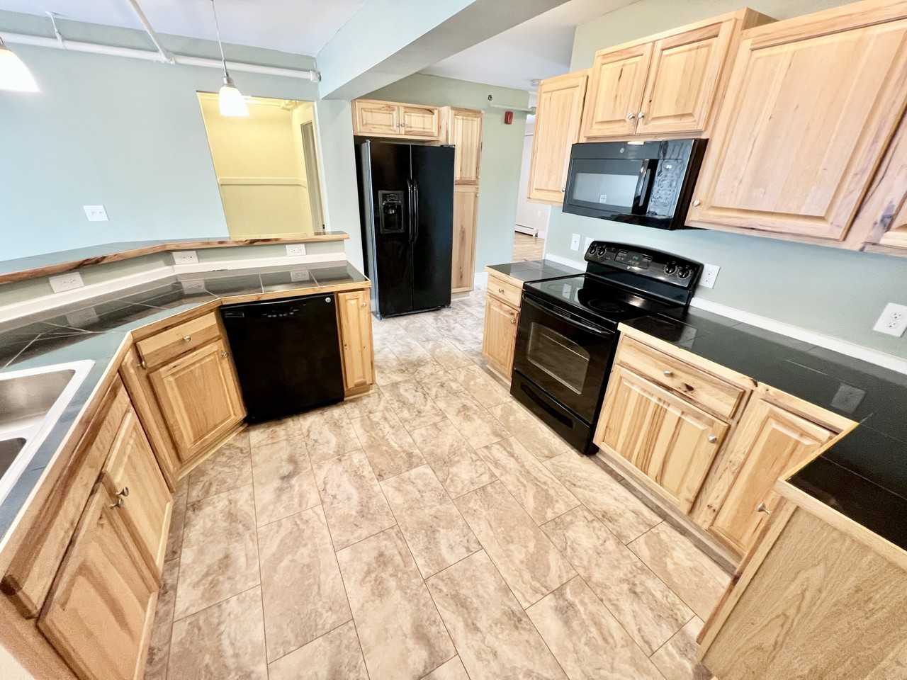 132 Middle Street - Photo 3 of 27