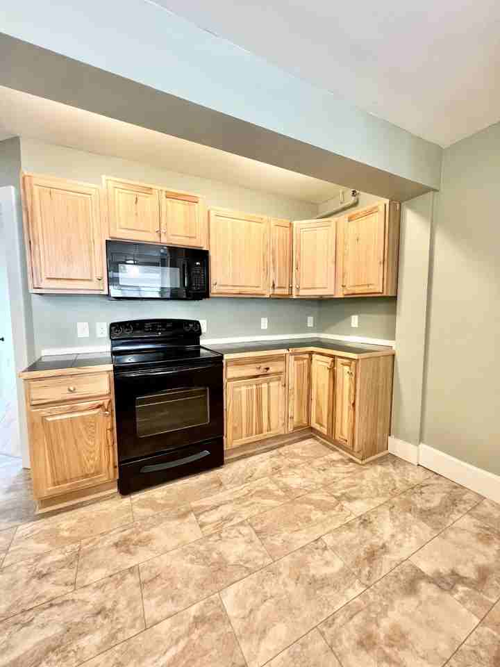 132 Middle Street - Photo 4 of 27