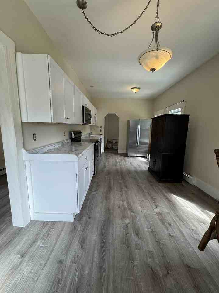 240 State Street - Photo 4 of 13