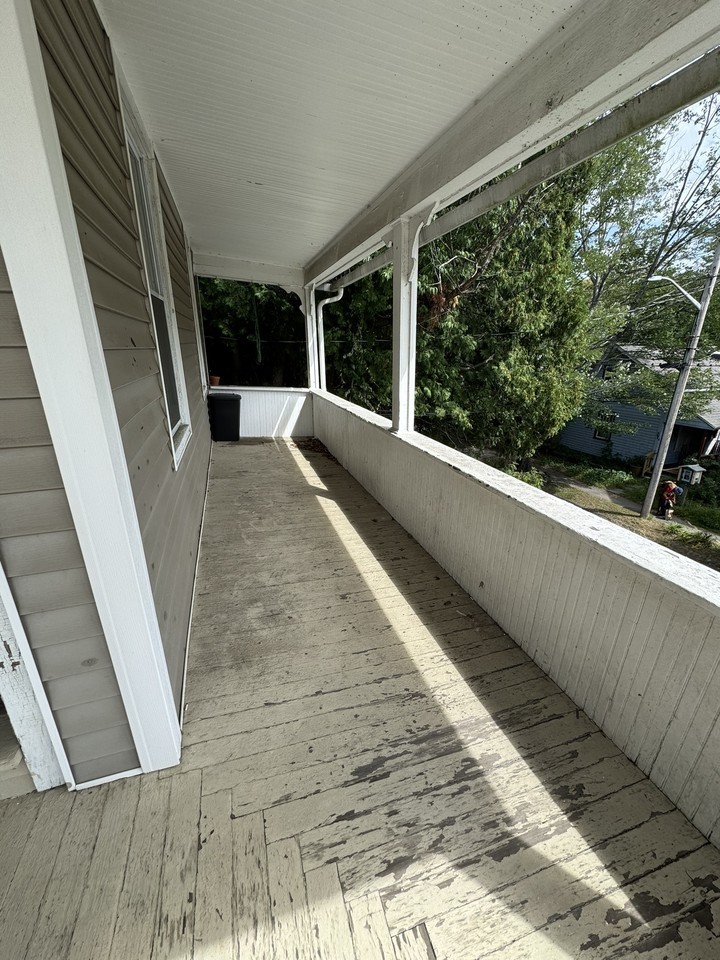 240 State Street - Photo 5 of 16