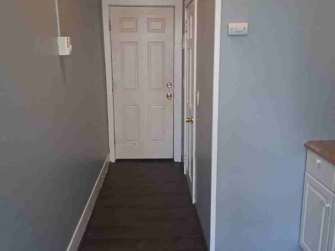 498-500 Main St - Photo 3 of 8