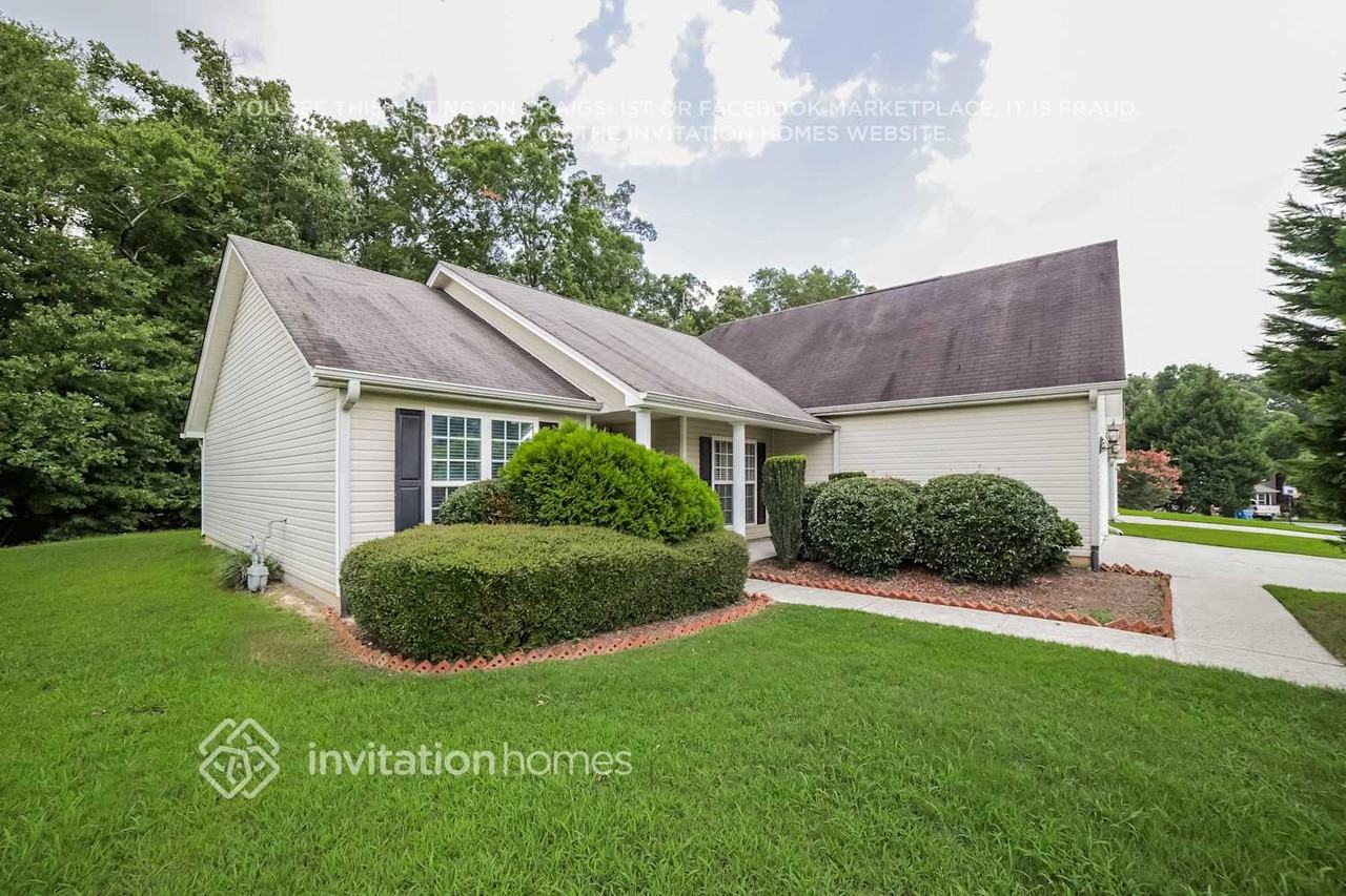1747 Fort River Way - Photo 2 of 19