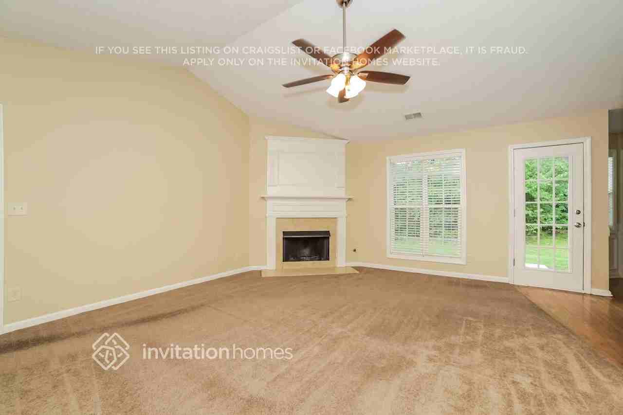 1747 Fort River Way - Photo 3 of 19