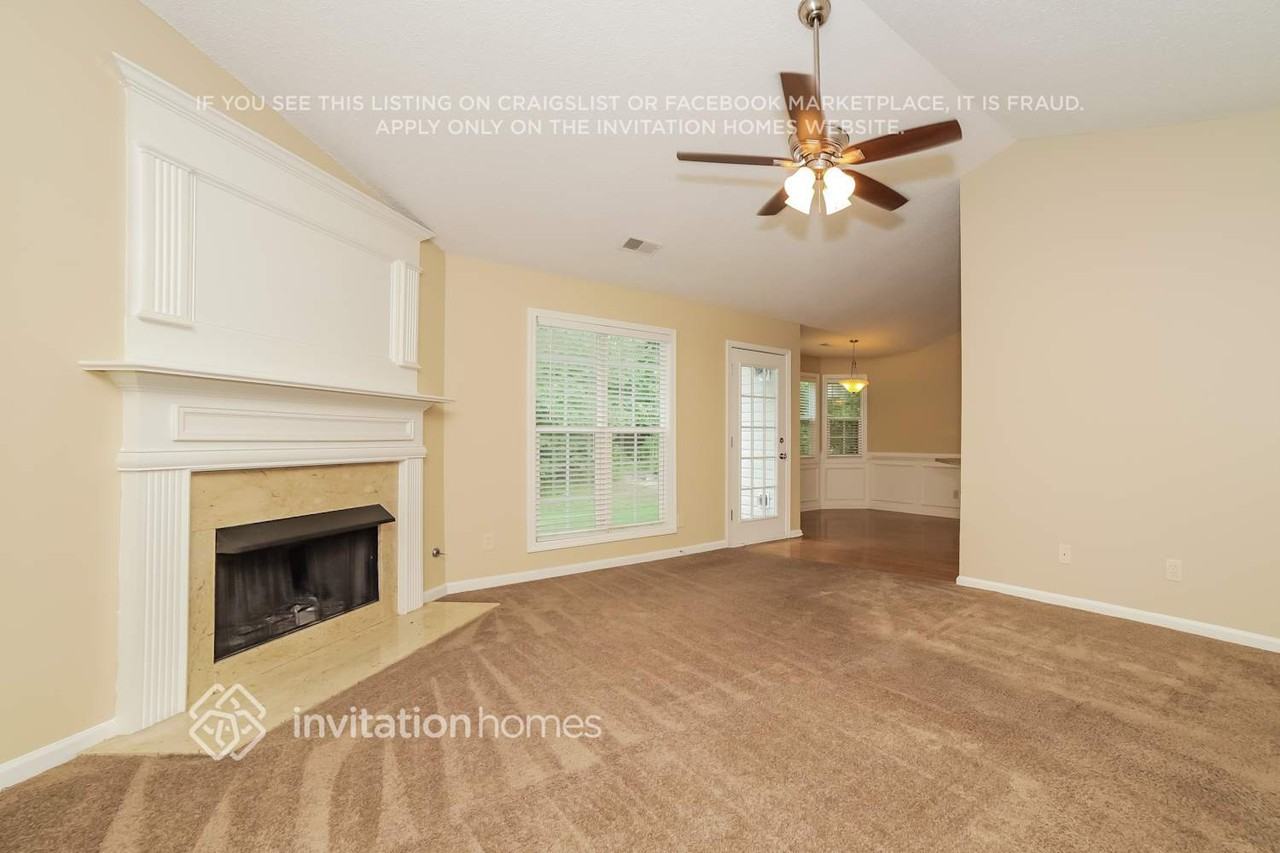 1747 Fort River Way - Photo 4 of 19