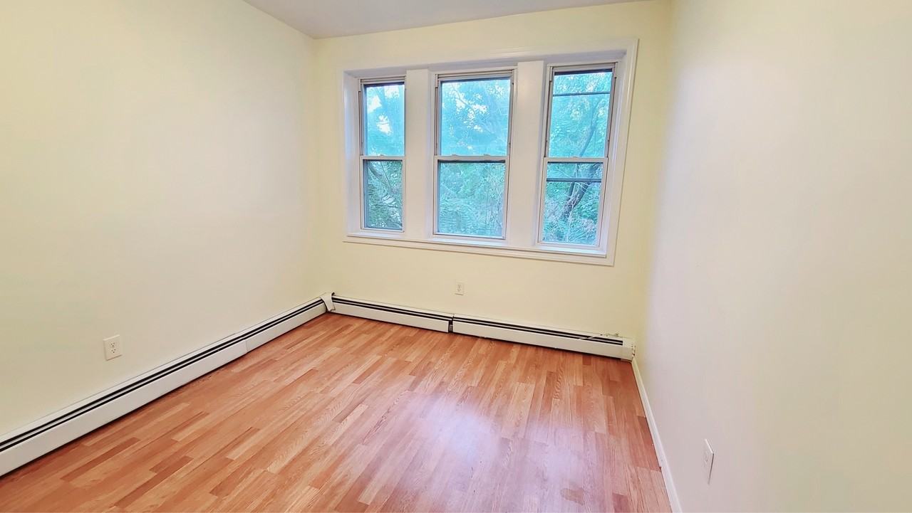 6704 Bergenline Avenue - Photo 4 of 6