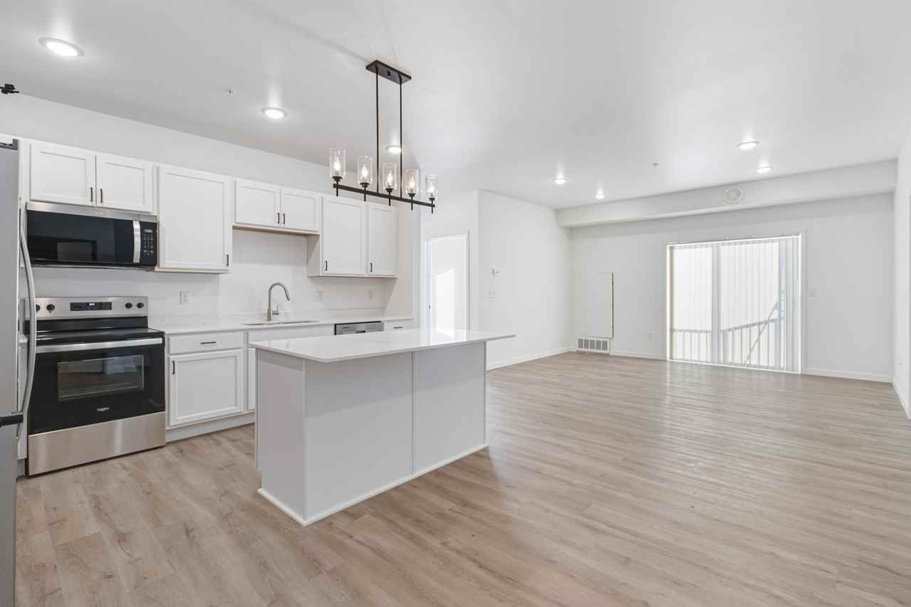 2465 62nd Avenue South - Photo 3 of 30